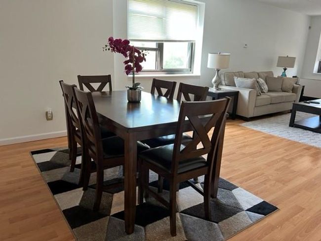 Dining area | Image 7