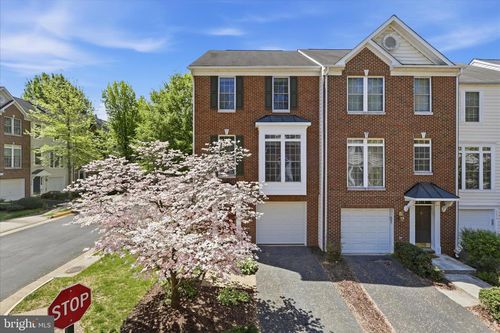 4050 Fairfax Center Hunt Trl, FAIRFAX, VA, 22030-8525 | Card Image