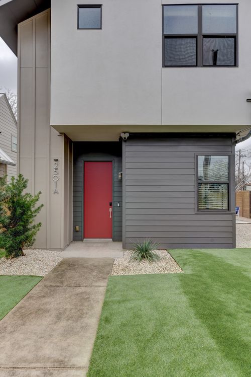 a-2501 E 4th St, Austin, TX, 78702-4711 | Card Image