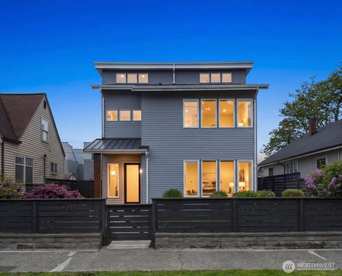 6233 Carleton Ave S, Seattle, WA, 98108-2727 | Card Image