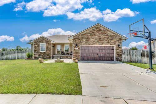 67 Monarch Ln, Hutchinson, KS, 67502-9115 | Card Image
