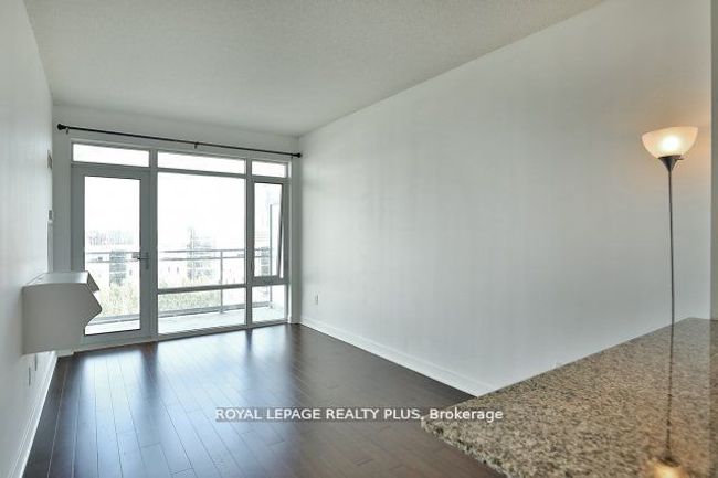 812 - 360 Square 1 Dr, Condo with 1 bedrooms, 1 bathrooms and 1 parking in Mississauga ON | Image 7