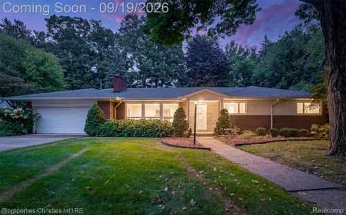 32340 Sylvan Ln, Beverly Hills, MI, 48025-2925 | Card Image