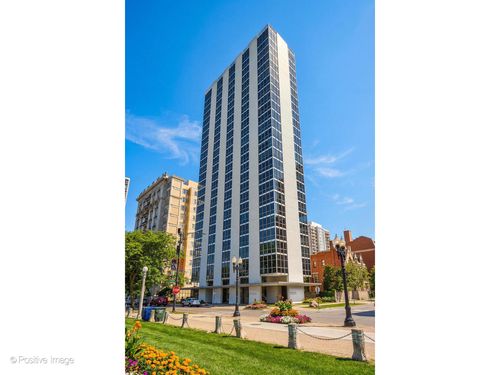 14ab-1555 N Dearborn Pkwy, Chicago, IL, 60610-1448 | Card Image