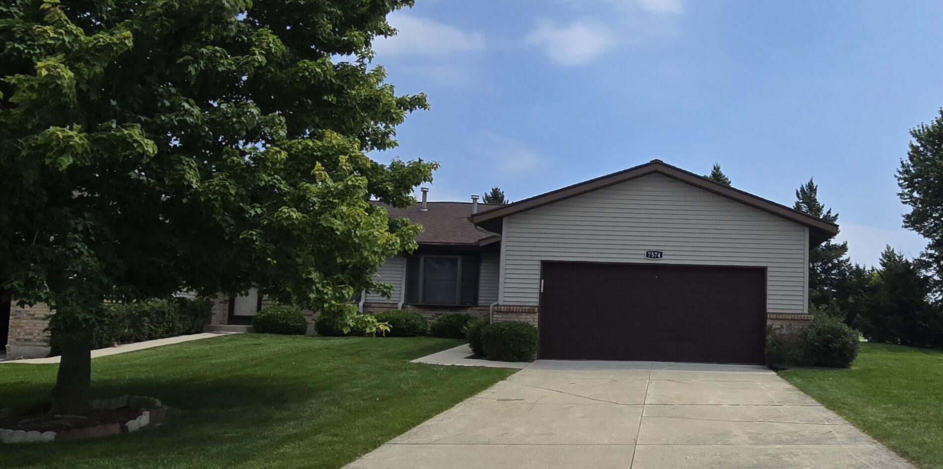 Hardwood St, Caledonia, MI 49316