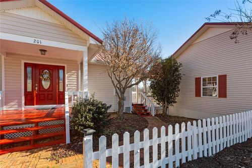 201 The Bear Blvd, Tamassee, SC, 29686-2411 | Card Image