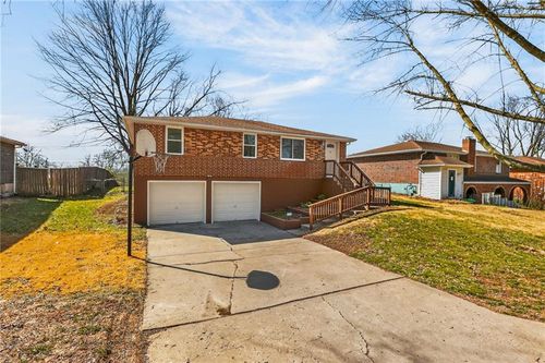 5909 Ne 45th Ter, Kansas City, MO, 64117-1512 | Card Image