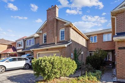 2234 Shipwright Rd, Townhouse with 3 bedrooms, 2 bathrooms and 3 parking in Oakville ON | Image 2