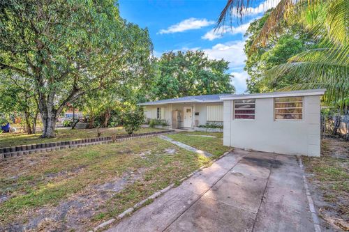 16234 Ne 9th Ct, North Miami Beach, FL, 33162-4420 | Card Image