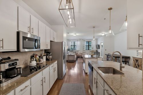 apt-201-1803 Broadway, Nashville, TN, 37203-2759 | Card Image