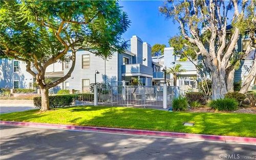 2-103-16960 Algonquin St, Huntington Beach, CA, 92649 | Card Image