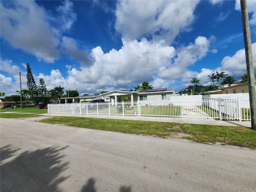 1025 Ne 13th Ave, Homestead, FL, 33033-4521 | Card Image