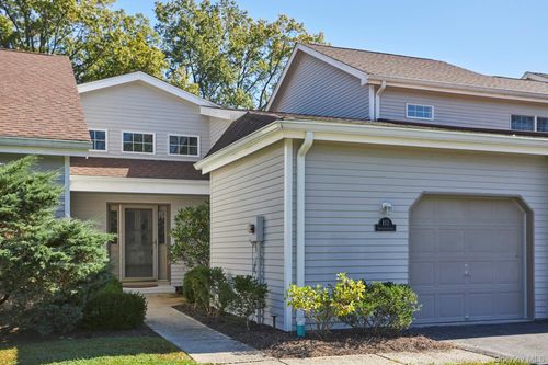 111 Sandalwood Ln, Rhinebeck, NY, 12572-2084 | Card Image