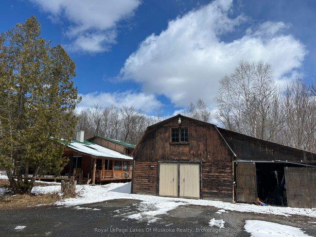 1807 Old Muskoka Rd, House other with 3 bedrooms, 3 bathrooms and 4 parking in Utterson ON | Image 16