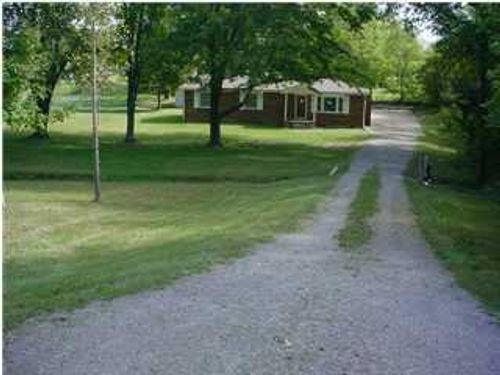 2038 S Wilson Rd, Radcliff, KY, 40160-9706 | Card Image