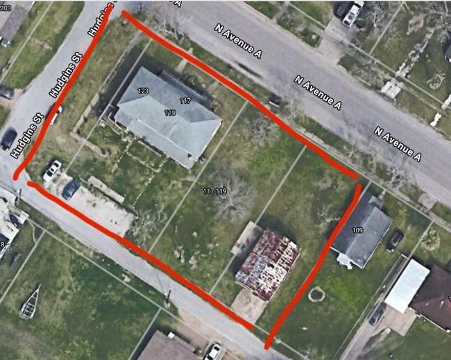117-123 - 117 N Avenue A, Home with 3 bedrooms, 2 bathrooms and null parking in Freeport TX | Image 6
