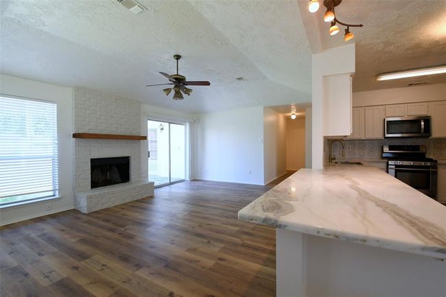 18811 Pine Trace Ct, House other with 3 bedrooms, 2 bathrooms and 2 parking in Humble TX | Image 12