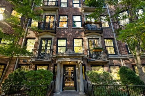 apt-2-524 W Briar Pl, Chicago, IL, 60657-4656 | Card Image
