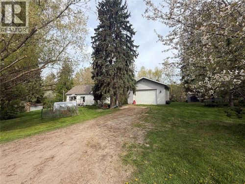 2370 Lakeshore Rd Ne, Salmon Arm, BC, V1E3X9 | Card Image