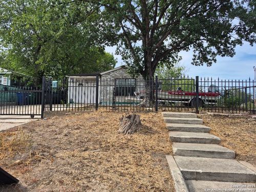 119 J St, San Antonio, TX, 78210-2640 | Card Image