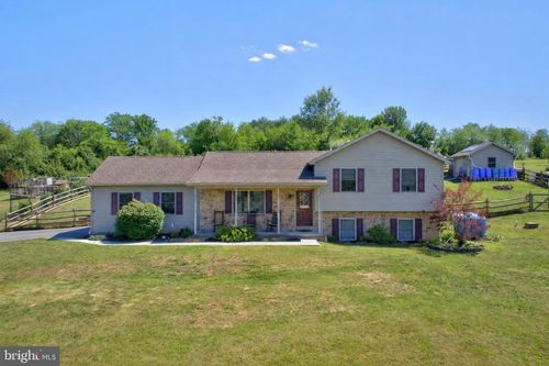 225 N Grant Rd, THOMASVILLE, PA, 17364-9590 | Card Image