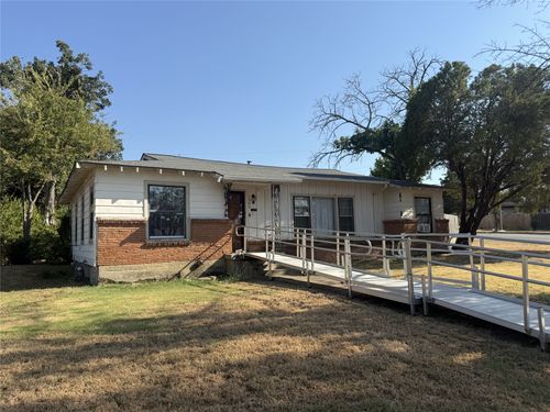 5500 Purington Ave, Fort Worth, TX, 76112-6435 | Card Image