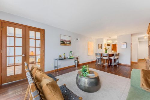 1d-2525 S Shore Drive, Milwaukee, WI, 53207 | Card Image