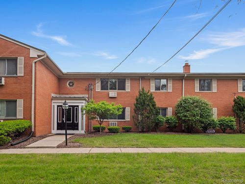 207-803 Plate St, Rochester, MI, 48307-1652 | Card Image