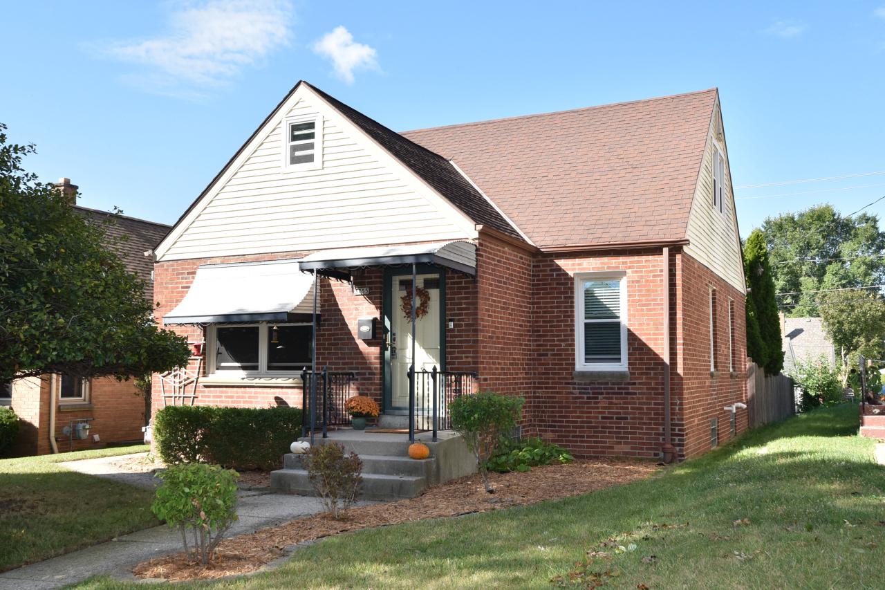 13th St, Milwaukee, WI 53221