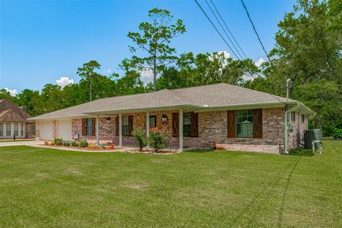 109 Fox Hollow St, Baytown, TX, 77521-9158 | Card Image