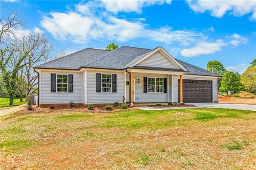 109 Hickory St, Yadkinville, NC, 27055-5254 | Card Image