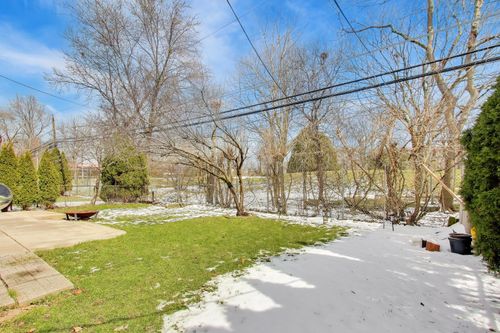 9401 Lavergne Ave, Skokie, IL, 60077-1352 | Card Image