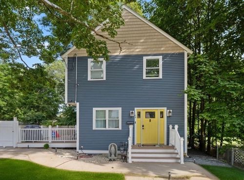 68 Liberty Sq, Rockland, MA, 02370-1354 | Card Image