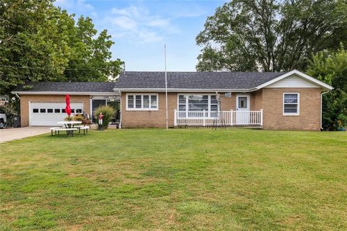 2400 Stanton Ave, Des Moines, IA, 50321-2352 | Card Image