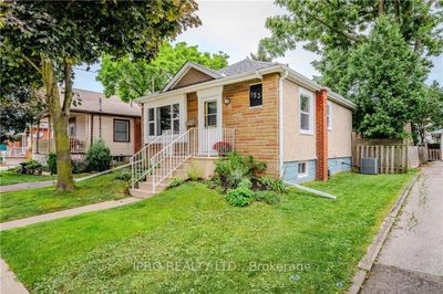 153 E 18 Th St, House other with 2 bedrooms, 2 bathrooms and 3 parking in Hamilton ON | Image 2