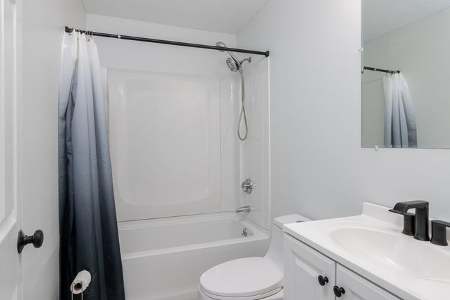 APT-1H - 25 Log St, Condo with 2 bedrooms, 1 bathrooms and null parking in Manchester NH | Image 7