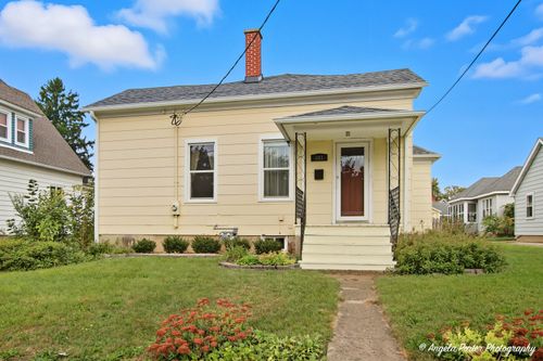 331 Chestnut St, Woodstock, IL, 60098-3949 | Card Image