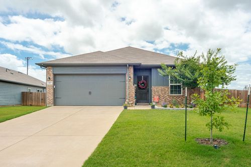317 Michelle St, Aubrey, TX, 76227-2411 | Card Image