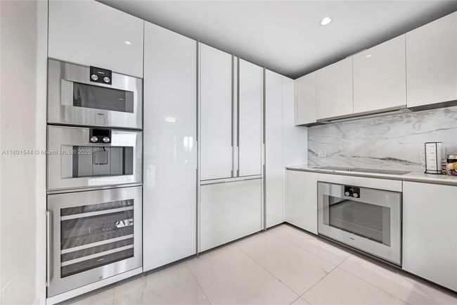 UNIT-305 - 10201 Collins Ave, Condo with 2 bedrooms, 3 bathrooms and null parking in Bal Harbour FL | Image 21