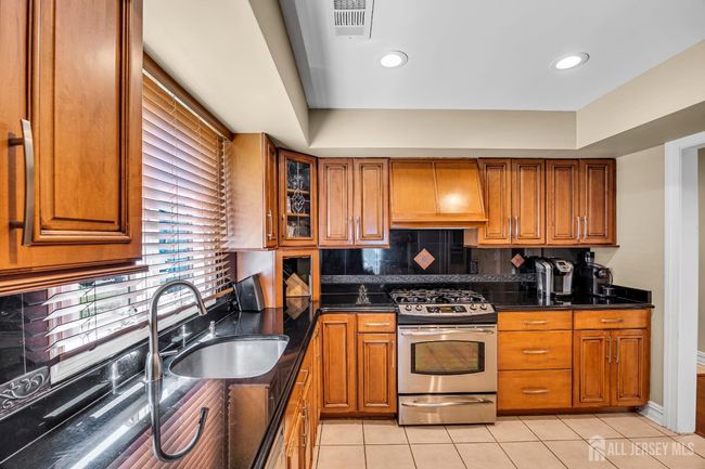 152 Redpine Loop, Townhouse with 3 bedrooms, 3 bathrooms and null parking in Old Bridge NJ | Image 10