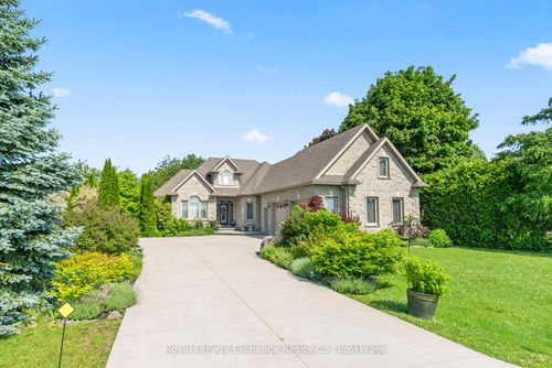 784 Lake Range Dr, Kincardine, ON, N2Z0B3 | Card Image