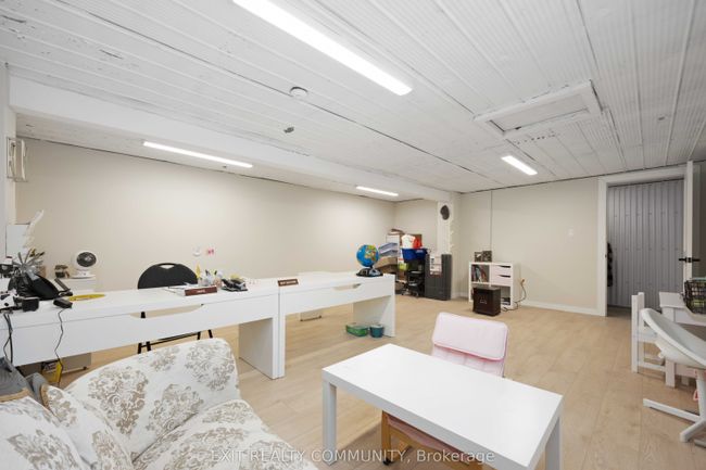 329 Parkhill Dr, Home with 0 bedrooms, 1 bathrooms and null parking in Thedford ON | Image 25