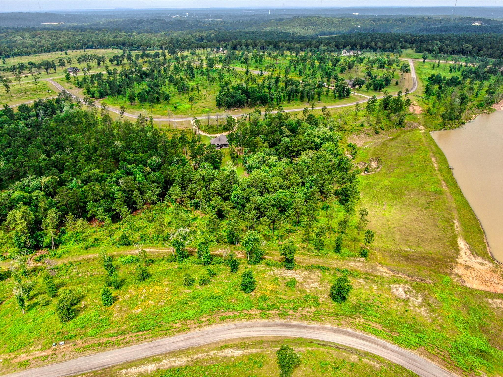Land in Livingston