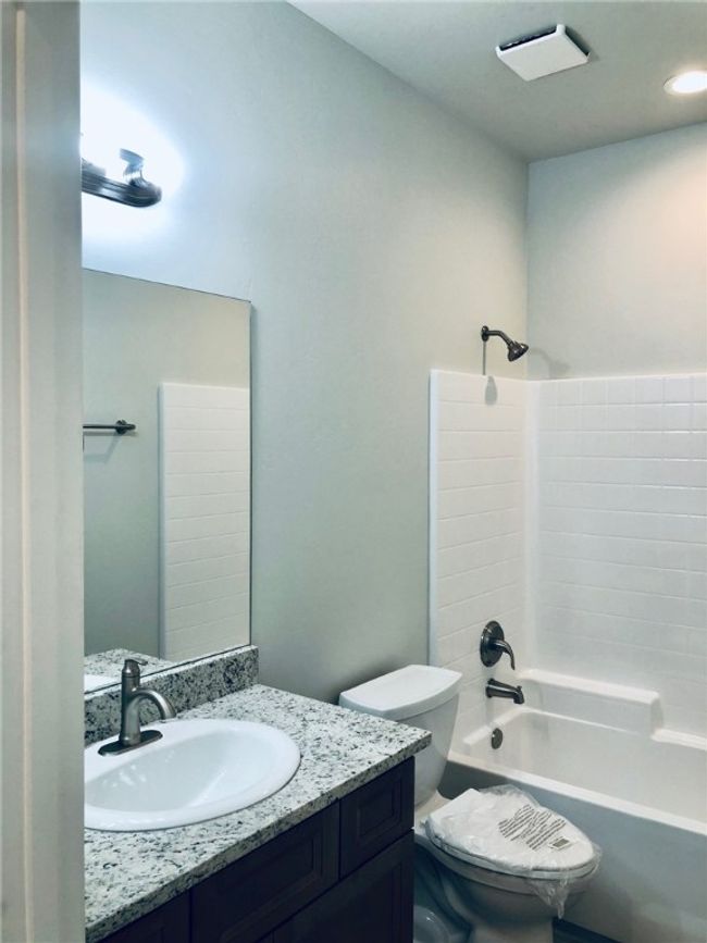 Bathroom | Image 17