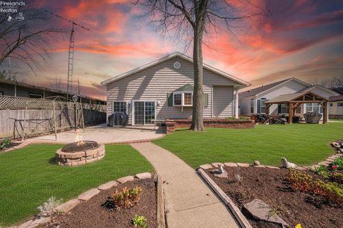 4794 E Johnson Ave, Port Clinton, OH, 43452-3619 | Card Image
