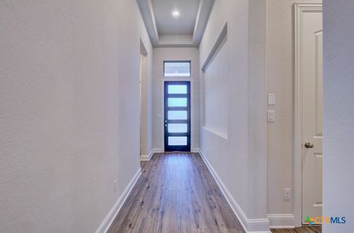 732 Navarro St, New Braunfels, TX, 78132-0192 | Card Image