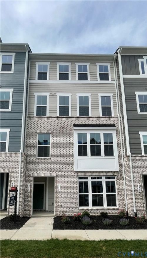 2860 Calgary Ln, Chester, VA, 23831-2190 | Card Image