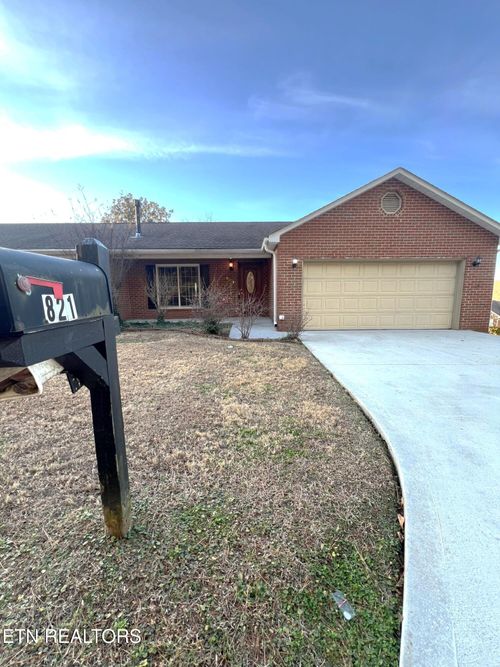 821 Stetson Drive, Maryville, TN, 37801 | Card Image