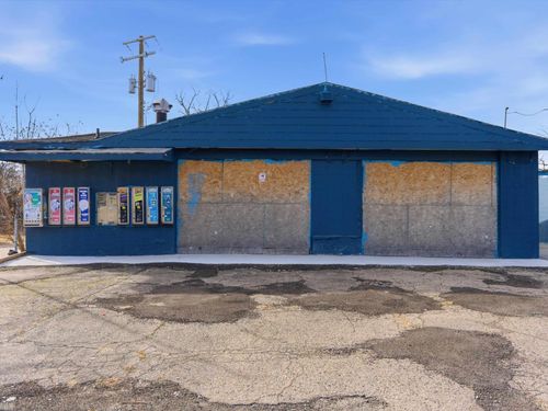 684 Auburn Ave, Pontiac, MI, 48342-3304 | Card Image