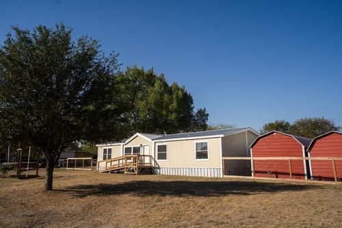 404 S Mill St, Flatonia, TX, 78941-2511 | Card Image